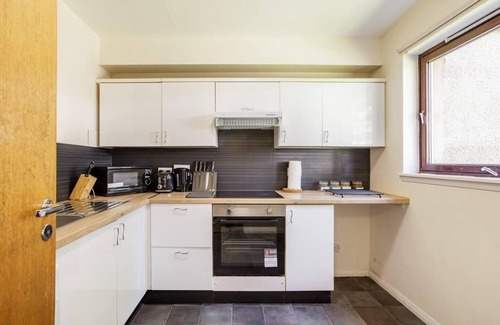 Central Aberdeen Apartment | Summit Stylish Headland Court Apartment 2 Bedroom