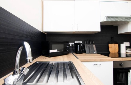 Central Aberdeen Apartment | Summit Stylish Headland Court Apartment 2 Bedroom