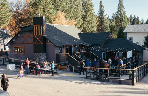 Mount Shasta Hotel | Summit View Inn