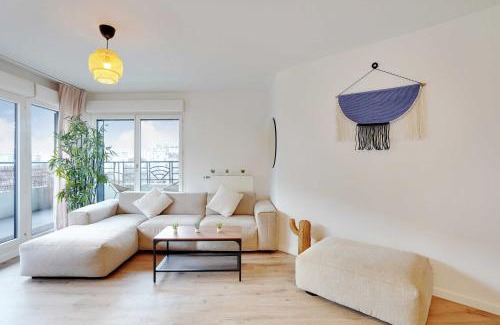 Les Puces de Saint-Ouen Apartment | Sumptuous 3BR-6P Apartment with terrace-Near Paris