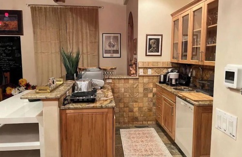 Albuquerque House | Sumptuous Corrales Oasis Approx 2.5 miles to Balloon Fiesta Park!