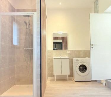 Teyran Villa | Sumptuous villa pool jacuzzi