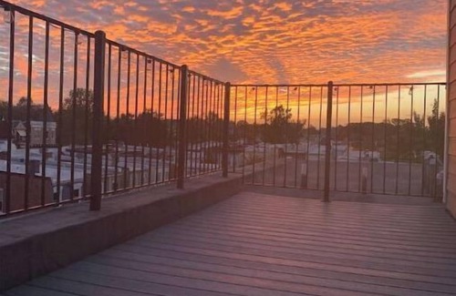 Northeast House | Sun-filled Capitol Hill home w/parking & roofdeck