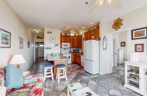Hatteras Condo | Sun-kissed beachfront condo with central AC, pool/hot tub access