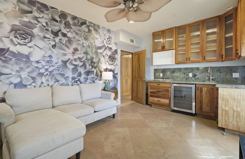 Silver Strand House | Sun-Kissed in SilverStrand | Rooftop Deck + Dogs!