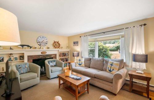 South Chatham House | Sun Room Beaches and Dog Welcome