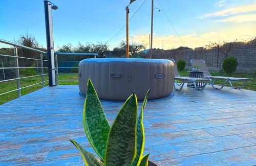 Kato Stalos House | Sun-sevieria 5 ' from the beach.
