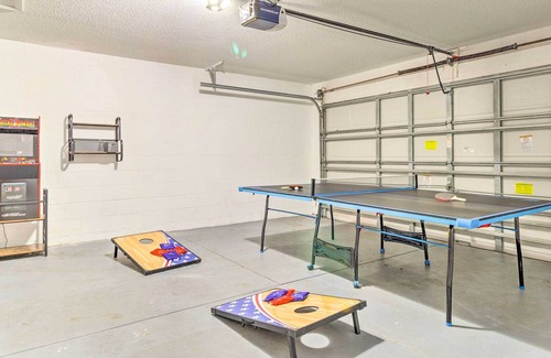 Eagle Pointe South Cottage | Sun-Soaked Kissimmee Retreat w/ Game Room!