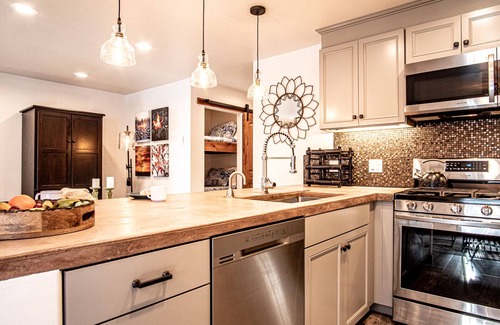 Ketchum Condo | Sun Valley 123-Lux condo nr Ski Lifts + Hot Tub, Pool, Game Room