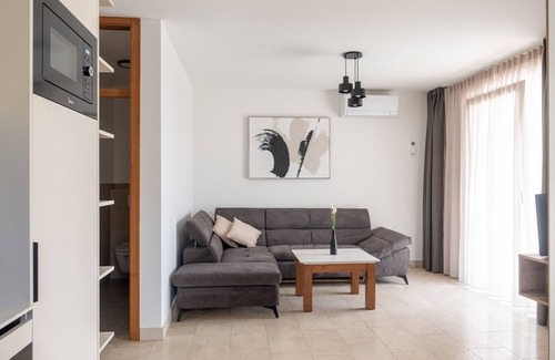 Kozino Apartment | Sunadria Apartments B4