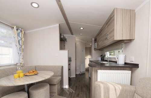 Looe House | Sunbeam Caravan by Belvilla