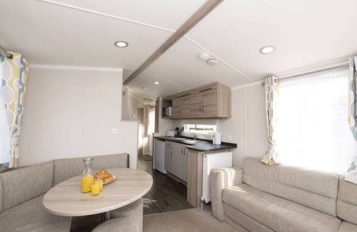 Looe House | Sunbeam Caravan by Belvilla