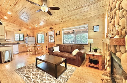 Heber Cabin | Sundance | Pet Friendly Hideaway in Rim Country!