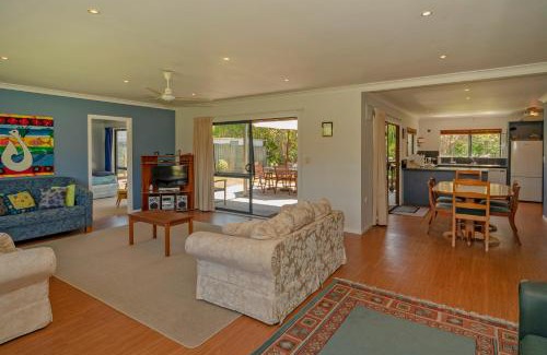 Hahei House | Sundaze - Hahei Holiday Home