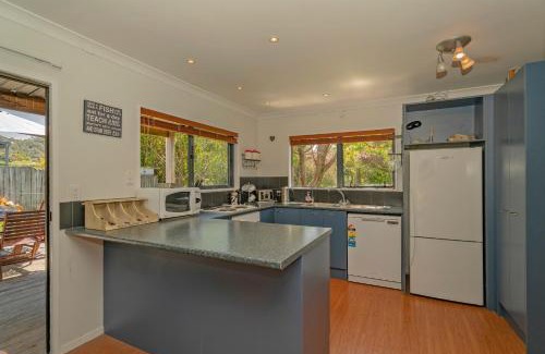 Hahei House | Sundaze - Hahei Holiday Home
