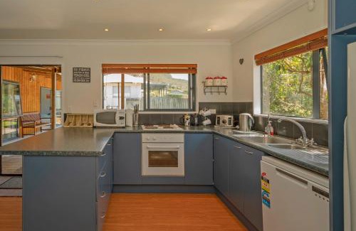 Hahei House | Sundaze - Hahei Holiday Home