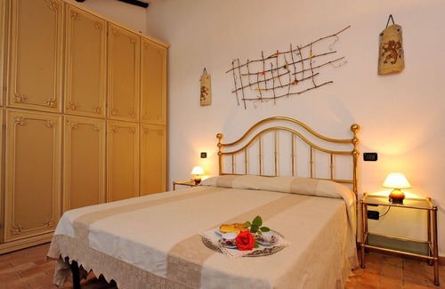 Giano dell'Umbria Other | Sunflower Apartment with pool