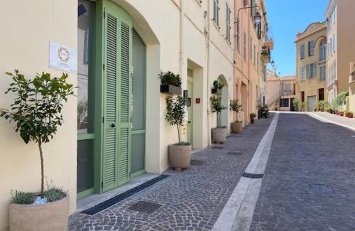 Le Suquet Apartment | Sunflower apartments