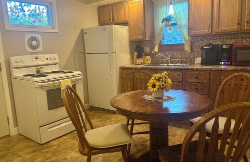 Springfield House | Sunflower Cottage