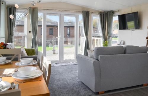 Sewerby House | Sunflower Lodge