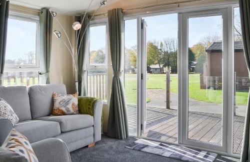 Sewerby House | Sunflower Lodge