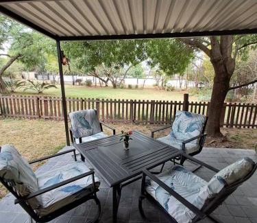 Greater Johannesburg Metropolitan Area Apartment | Sunflower Stables Cottage in the Garden