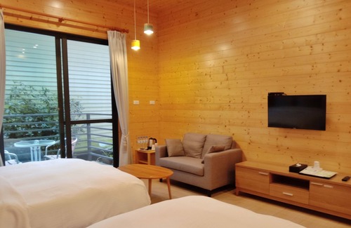 Dahu Bed & Breakfast | Sunlight Forest