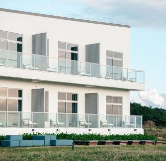 Eluan Hotel | Sunlight On the Peninsula