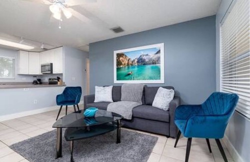 Wilton Manors Apartment | Sunlit 2/2 Oasis in Wilton Manors w. Spacious Pool