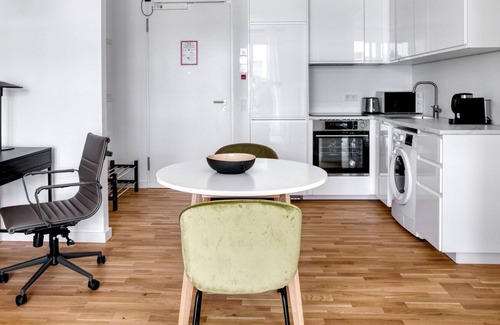 Tiergarten Apartment | Sunlit Mitte 1BR nr Potsdamer Platz, by Blueground