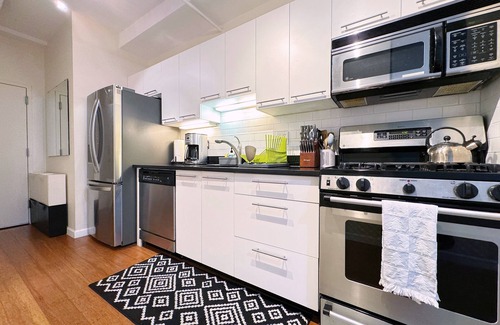 Downtown Boston Apartment | Sunlit Spacious 3BR in Center of Downtown Boston! Guest Favorite!