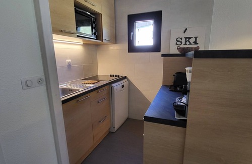 Val Claret Apartment | Sunny 2-Room Apartment with Balcony, Mountain View & Direct Slope Access