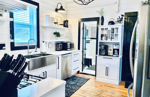 East Side Pioneers House | SUNNY 3BD, 2BA…ONLY BLOCKS FROM MAYO