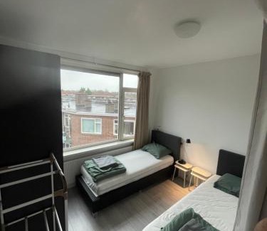 Carnisse Apartment | Sunny and spacious apartment