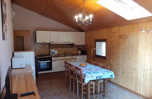 Le Grand-Bornand Apartment | Sunny Apartment for 6 with Garden, Near Slopes and Shuttle, Pets Welcome - Le Grand-Bornand