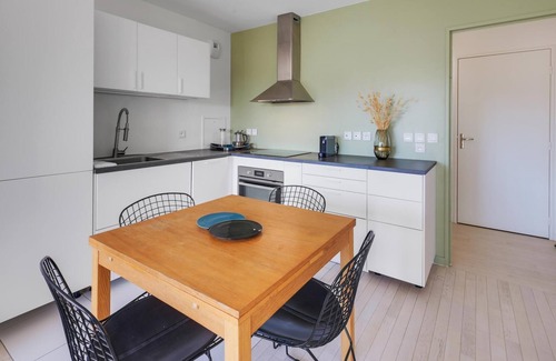 Porte de la Chapelle Apartment | Sunny apt with view of Paris and the Sacré-Cœur