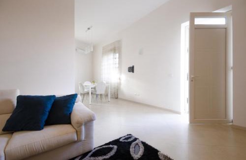 Rometta Marea House | Sunny Beach Home