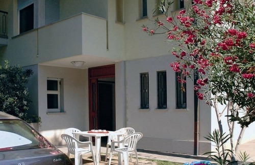 Lignano Pineta Villa | Sunny beachside family villa with private garden close to the beach