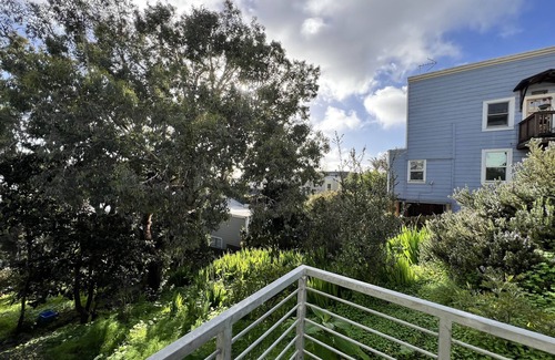 Bernal Heights Apartment | Sunny Bernal Heights Apartment with Bay Views