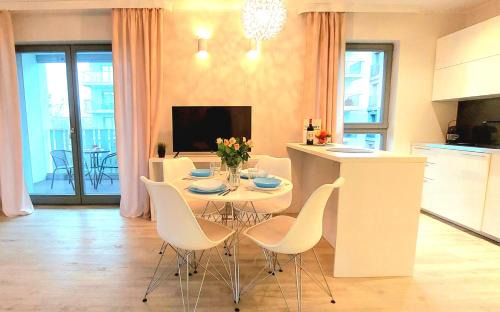 Brzezno Apartment | Sunny Breeze Apartment next to the beach by TriApart