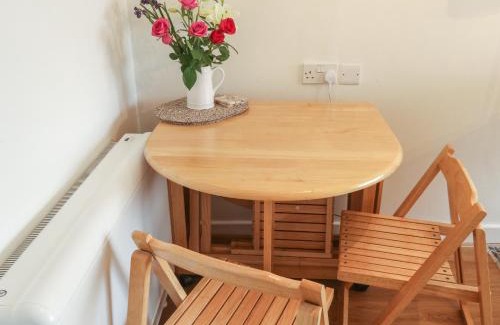 Malborough House | Sunny Breeze