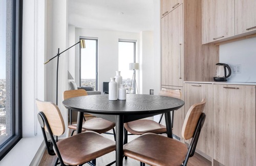 Clinton Hill Apartment | Sunny Clinton Hill 2BR w/W/D, Gym & Pool, nr BAM, by Blueground