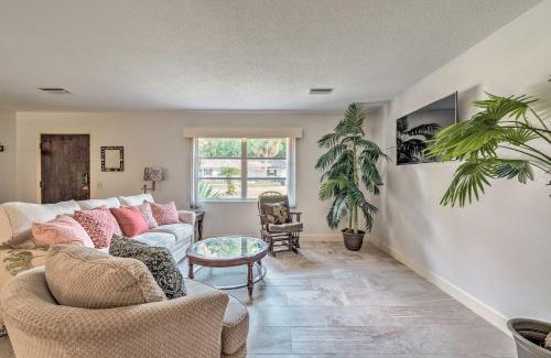 Crystal River House | Sunny Crystal River Home with Screened-In Porch