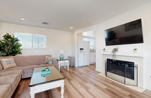 Santa Ana Heights House | Sunny Days