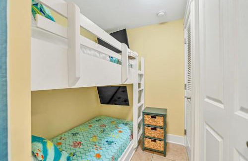 Fort Walton Beach Apartment | Sunny Daze Will Brighten Your Stay Let The Sun Shine In Waterscape C502