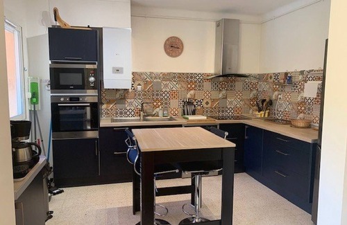 Amelie-les-Bains-Palalda Apartment | Sunny F3 with Terrace, A/C, Wi-Fi, Garage near Spa and City Center