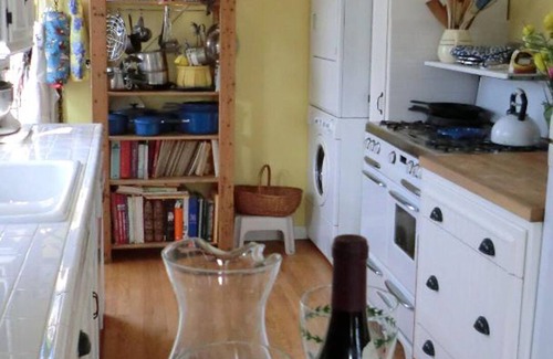Venice House | Sunny French-Country Cottage/Organic Gardens & Outdoor Living