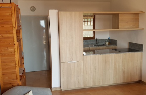 Le Rayol Apartment | Sunny fully equipped apartment with fantastic sea view.