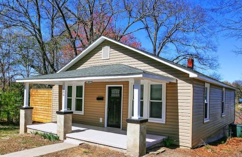 Lincolnton House | Sunny Hill Cottage with 4 Beds