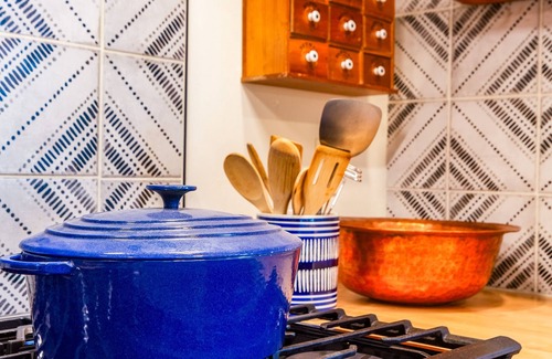 Flagstaff Cottage | Sunny Historic Cottage+Wineries+Outdoor Living+Verde Train+Holiday Availability